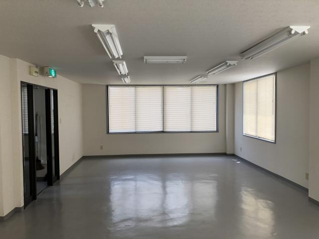 近江八幡市中村町の事務所の内装|物件の内装です