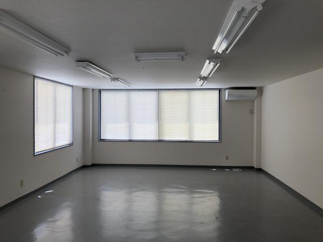 近江八幡市中村町の事務所の内装|内装です