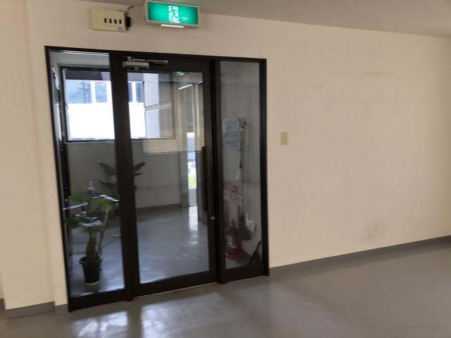 近江八幡市中村町の事務所の内装|室内です