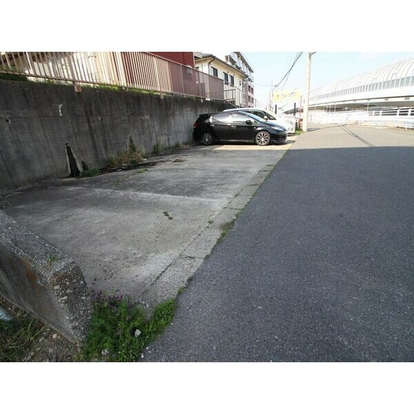 緑ハイツの駐車場
