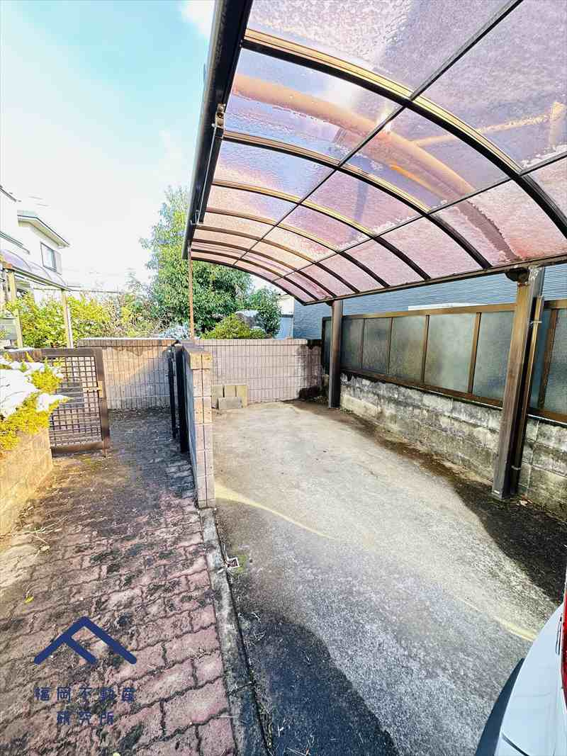 鳥栖市西田町　戸建ての駐車場
