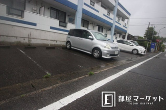 【駐車場】