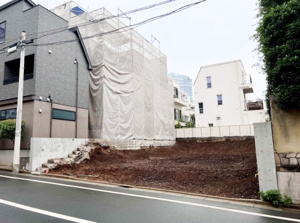 【前面道路含む現地写真】 | 現況更地