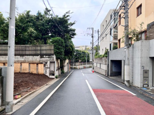 【前面道路含む現地写真】 | 現況更地