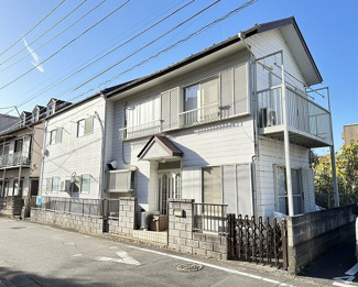 【外観】 | 小田急線「新百合ヶ丘」駅まで徒歩7分！便利な立地の2階建てアパートです♪通勤通学はもちろん、お買い物やお出かけにもGood☆