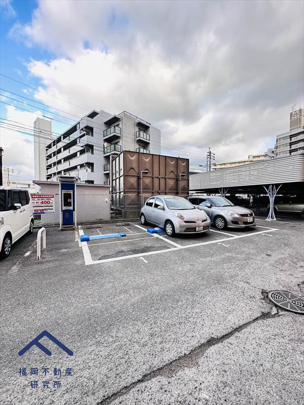 アンピール箱崎東Ⅱの駐車場