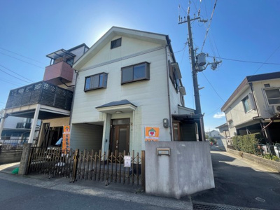 【外観】 | 久我森の宮町　中古戸建 | 前道もゆったり約6ｍ、駐車も楽々です♪
