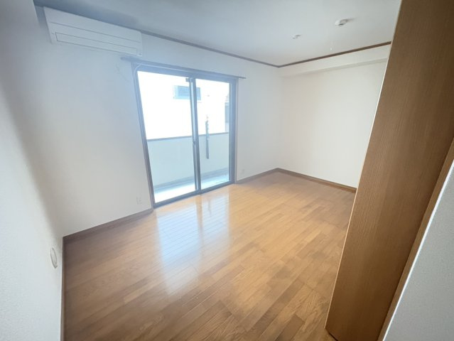 メゾン市川南の寝室
