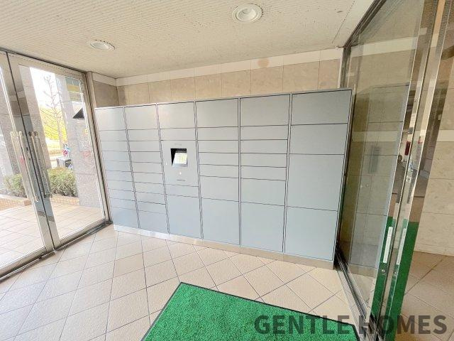 エバーライフ東平尾公園B棟のエントランス