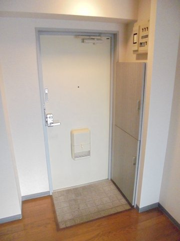 あけぼのSSビルの玄関