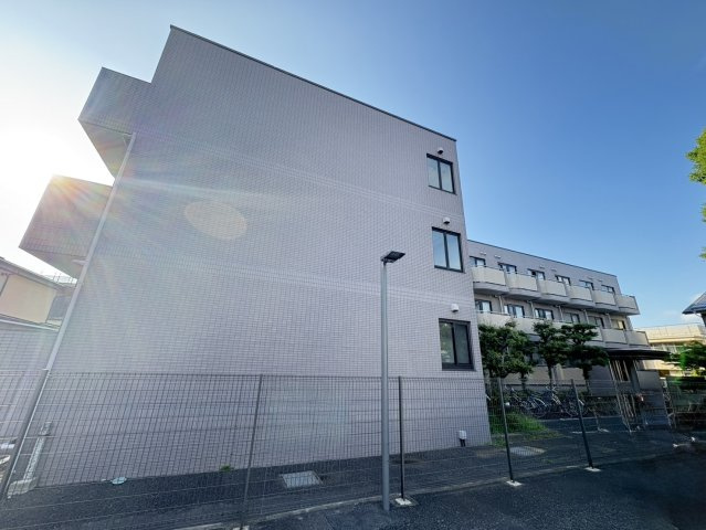 カンファーコートの外観