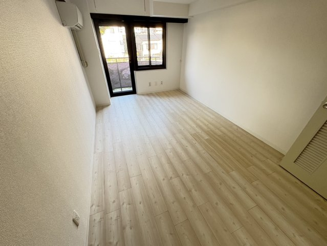 カンファーコートの居間・リビング