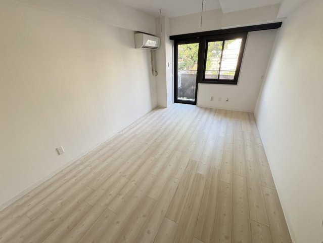 カンファーコートの居間・リビング