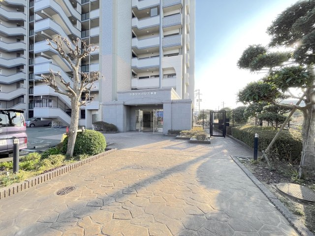 グランドパレス新宮のエントランス