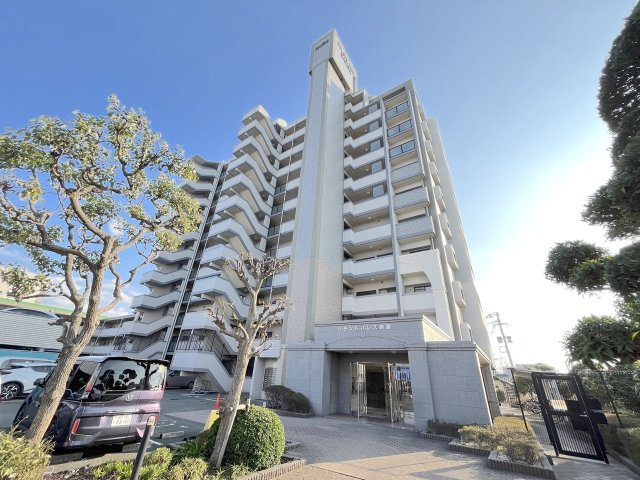 グランドパレス新宮の外観