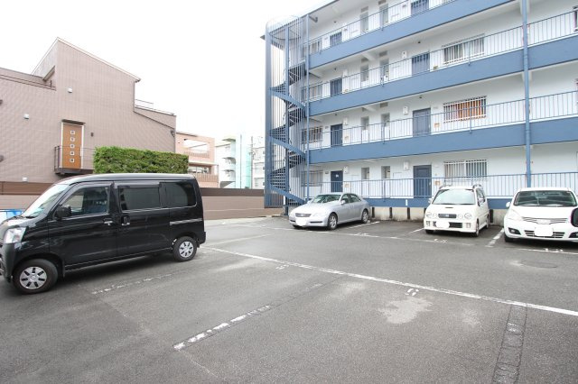 ChateauSunriseの駐車場
