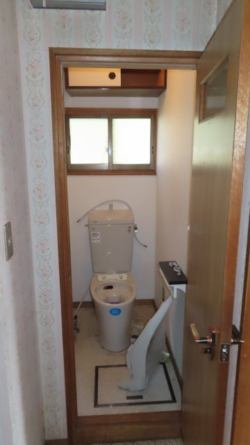 北見市緑町６丁目２番１号　中古売家のトイレ