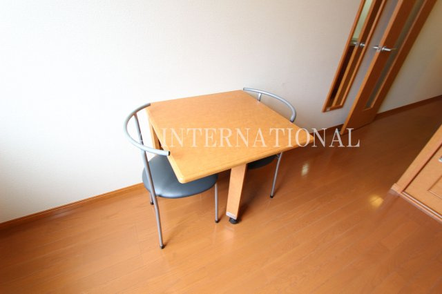 レオパレス大楽寺Ⅱの居間・リビング