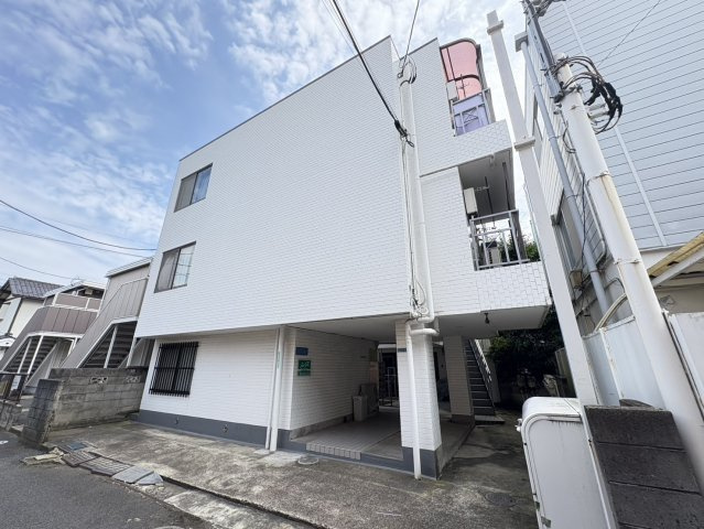 ホワイトパレスの外観