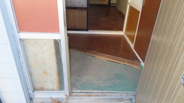 網走市桂町２丁目４１番地７、４４番地４、４５番３９　中古売共同住宅の玄関|１－２：玄関