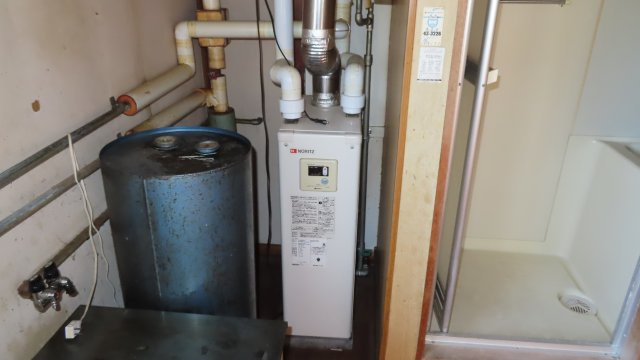 網走市桂町２丁目４１番地７、４４番地４、４５番３９　中古売共同住宅の発電・温水設備|２－１：ボイラー