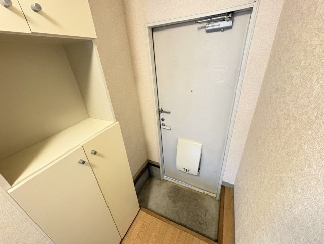 ドミール北国分の玄関