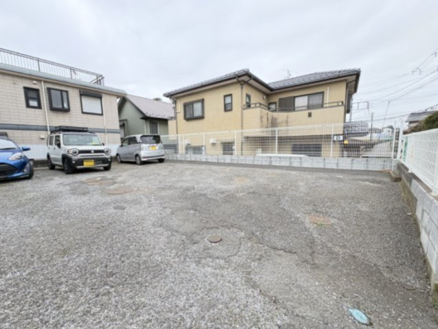 ドミール北国分の駐車場