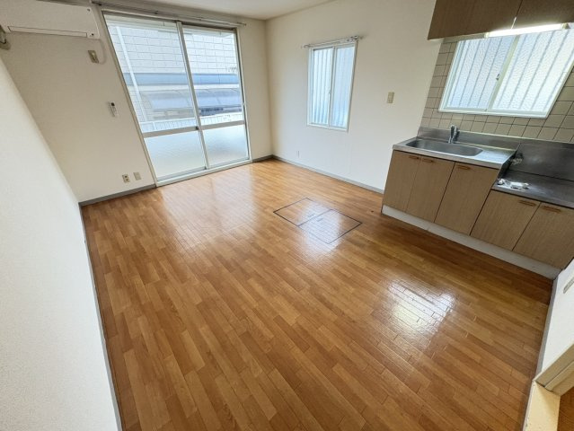 ドミール北国分の居間・リビング