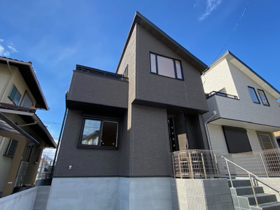 【外観】 | 神戸市垂水区桃山台１丁目　新築戸建　仲介手数料無料！ | 外観は落ち着いています