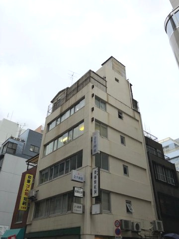 仲通りビルの外観