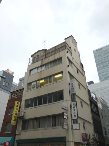 仲通りビルの外観