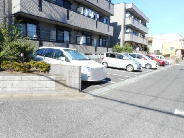 リビングタウン堀之内Ａの駐車場