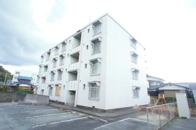 大坪ハイツの外観