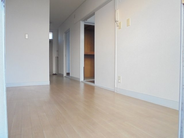 静幸マンションの洋室