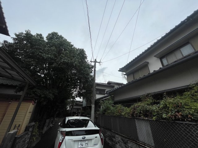 下富野二丁目売戸建ての前面道路含む現地写真