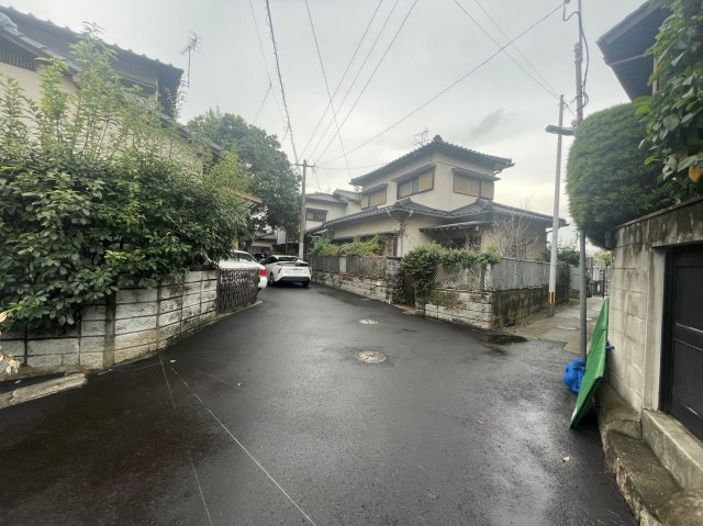 下富野二丁目売戸建ての前面道路含む現地写真