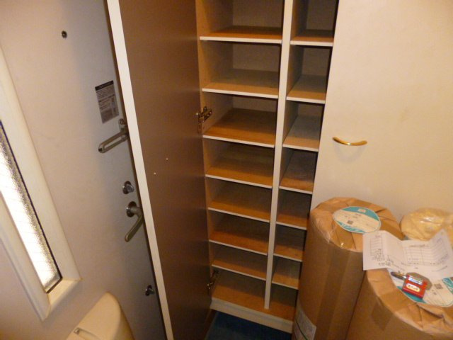 ペジーブル市川の玄関