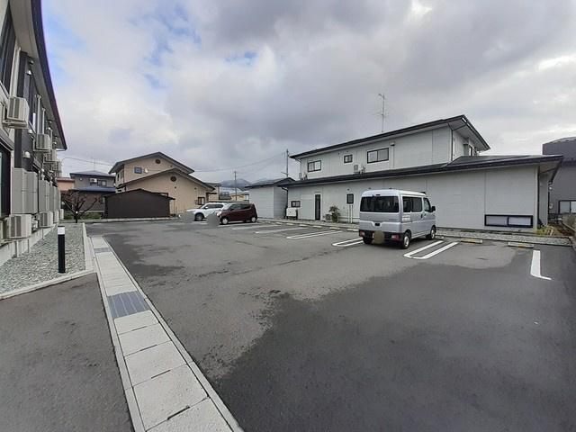 フィオーレ天童の駐車場|駐車場