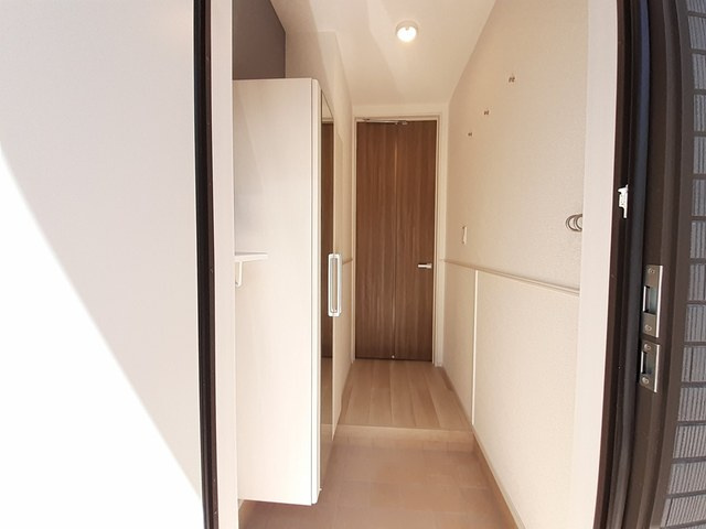 ヴィラ　ルーチェ　Ａの玄関|玄関