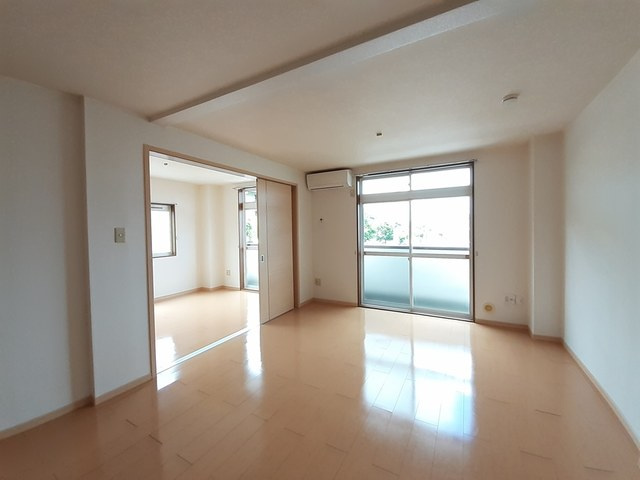 カ－サスズキの居間・リビング|居室・リビング