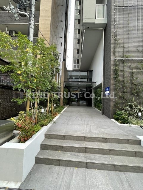 アプリーレ中之島のエントランス|落ち着いたエントランスです