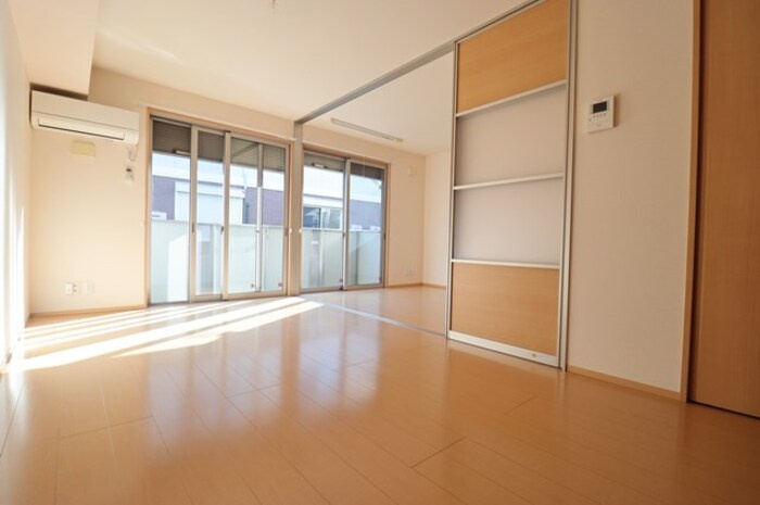 ＭＴアーバンコートの居間・リビング