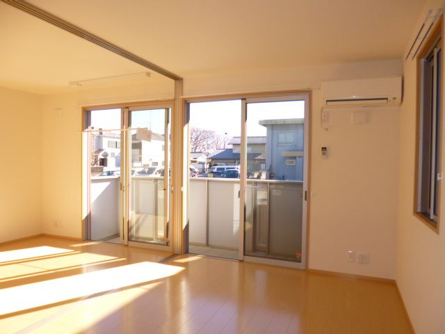 ＭＴアーバンコートの居間・リビング