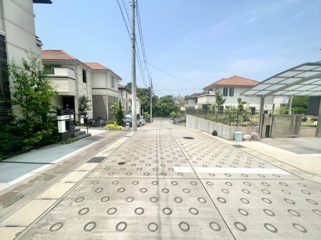 名東区高針台二丁目戸建の前面道路含む現地写真|北側前面道路！