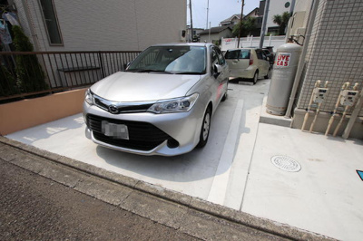 敷地内駐車場※別途契約／要空確認
