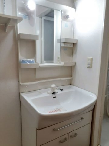 プリムローズ　Ｃの洗面所|脱衣スペースもあります