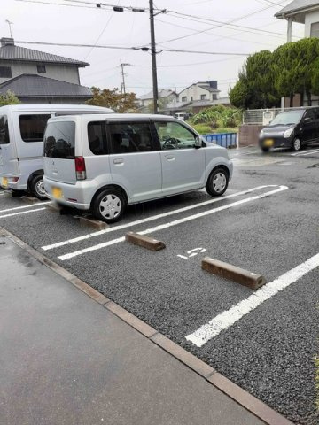 プリムローズ　Ｃの駐車場|駐車場があるので、車を買う予定の方も安心です