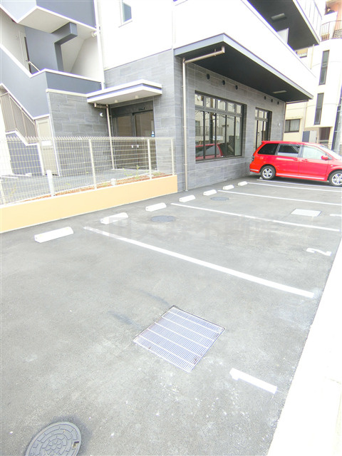 アストリアの駐車場