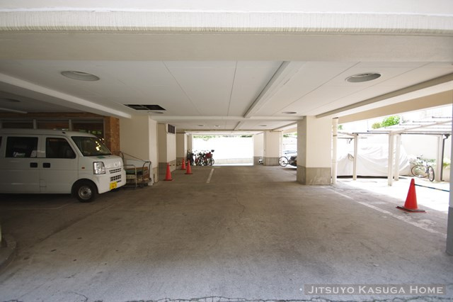 【駐車場】