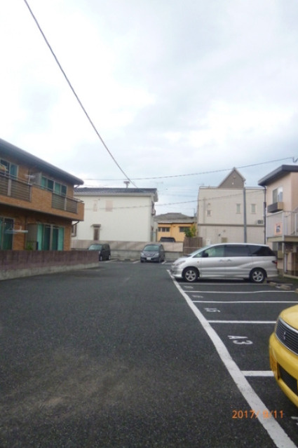 さくらハイツ【10,000円キャッシュバック対象物件】の駐車場|カースペースがあります